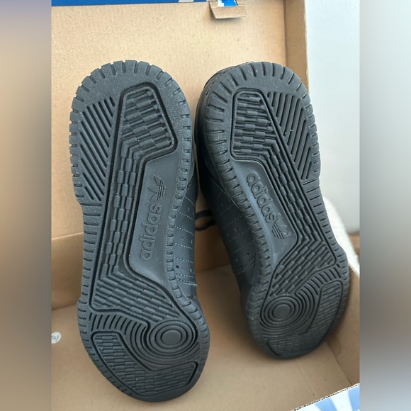 Black Adidas Yeezy Powerphase Size 6.5 - Picture 5 of 7